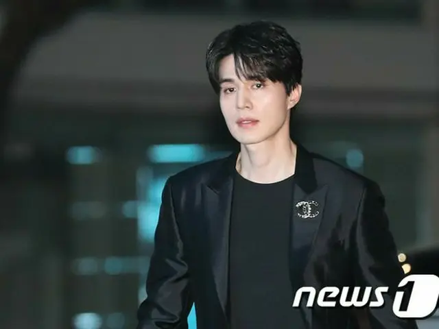俳優イ・ドンウク、時計ブランドローンチ記念のフォトイベントに出席