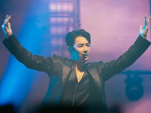 【G公式】SHINHWA  2019 SHINHWA 21ST ANNIVERSARY CONCERT「CHAPTER4」 - JUN JIN 