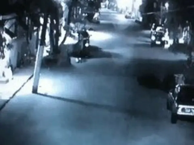 深夜、偶然カメラに撮られた不審な場面が韓国で話題