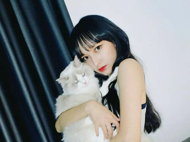 【g公式】宇宙少女_ソンソ、写真を公開。