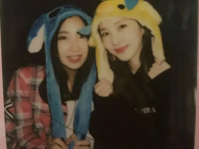 【g公式】2NE1_出身MINZY、DARAとの2ショットを公開。