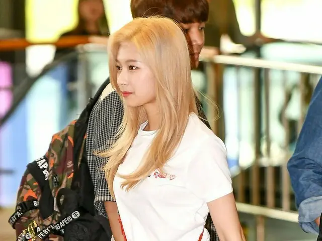 TWICE サナ、元気になった姿で母国の日本に出発