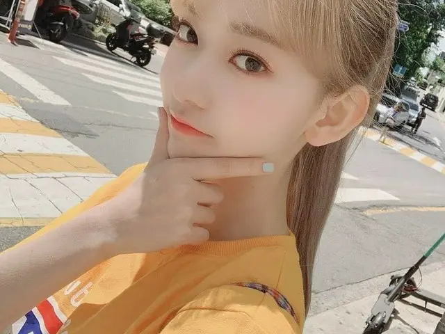 IZ*ONE 宮脇咲良、新しい髪色が韓国で話題