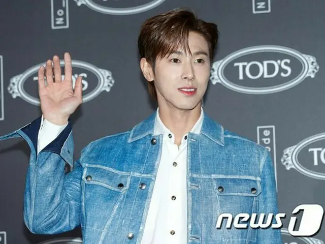 東方神起 ユンホ、シューズブランドTOD'Sのイベントに出席