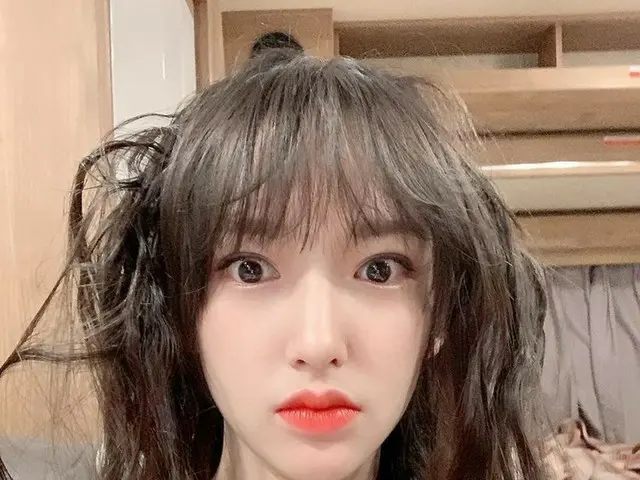 【g公式】宇宙少女_ソンソ、写真を公開。
