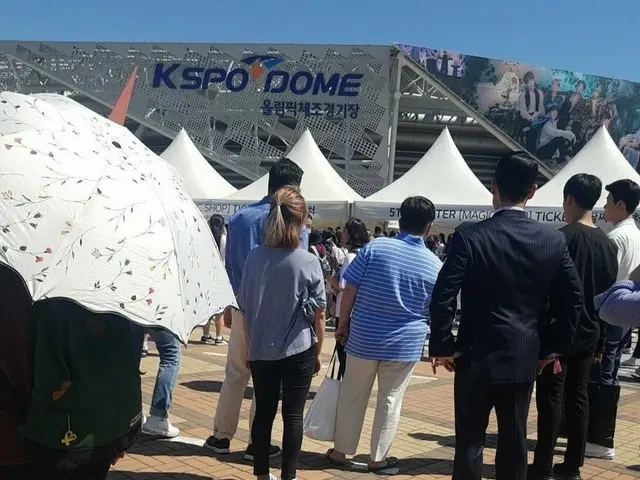 「防弾少年団 の母」パン・シヒョク 氏、ソウルファンミーティングに現れる