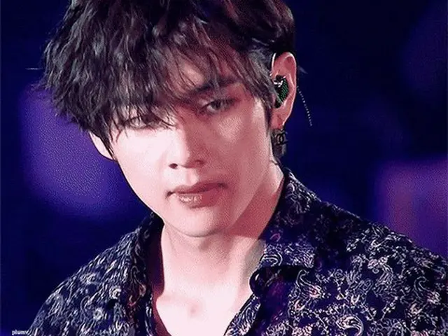 防弾少年団 V、週末のファンミーティングで見せた「眼力」が韓国で話題