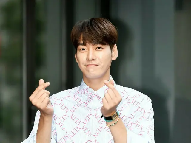 俳優キム・ヨングァン、SBSドラマ「初対面で愛します」の打ち上げに参加。