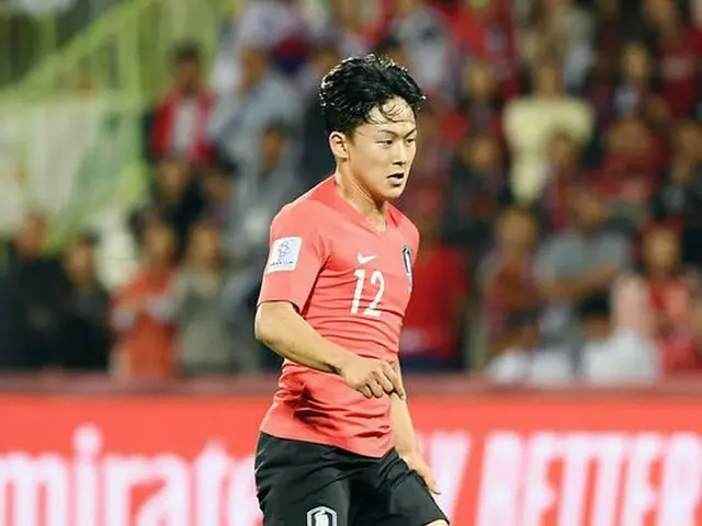 韓国のメッシことイ・スンウ、美人CAと熱愛か