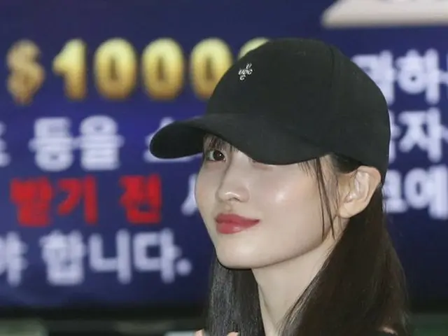 TWICE モモ、日本へ出国中