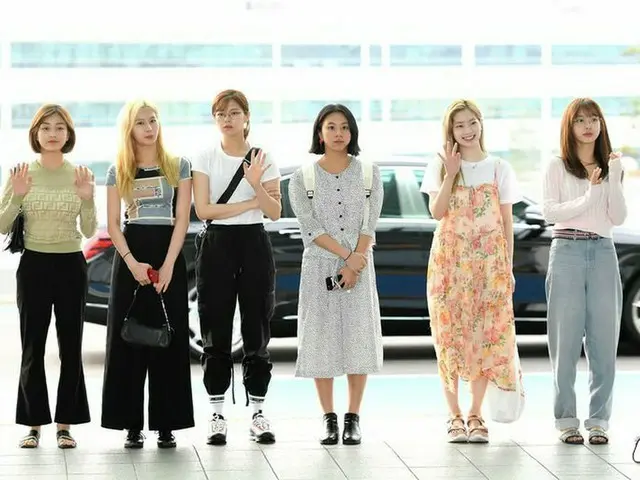TWICE、ワールドツアー「TWICELIGHTS」開催のためアメリカ・LAに向けて出発