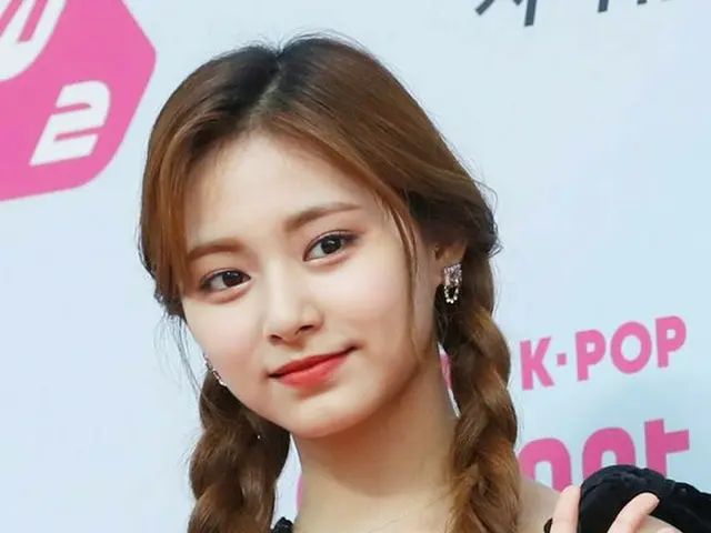 TWICE ツウィ、「2019 M2 X GENIE MUSIC AWARDS」レッドカーペットイベントに出席