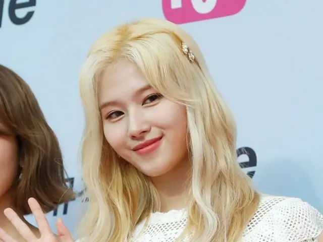 TWICE サナ、「2019 M2 X GENIE MUSIC AWARDS」レッドカーペットイベントに出席