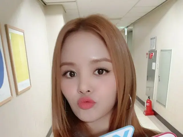 【t公式】CLC、RT _Simplykpop：笑顔がとてもきれいな女の子#SORNと #シンプリーを一緒にすることができるなんて！本当に眩しく幸せ金曜日ですか
