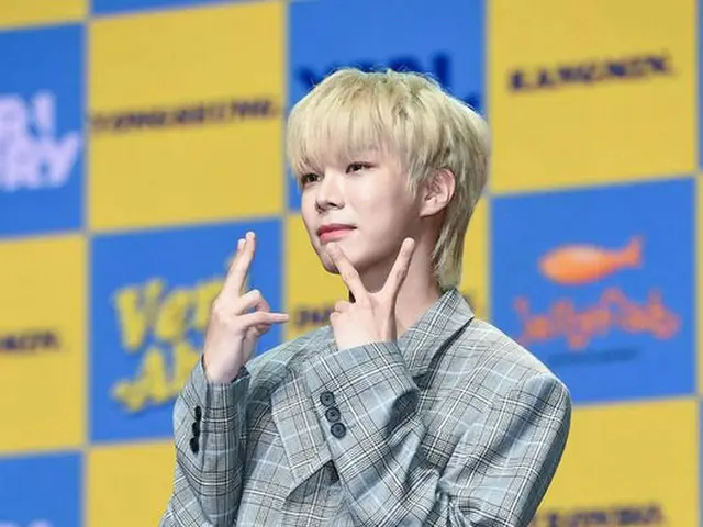 VERIVERY ドンホン、音楽番組のステージで鼻と目の周辺を負傷