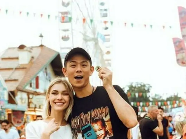 ラッパーBeenzino、恋人ステファニー・ミチョヴァと初めてのドイツ旅行