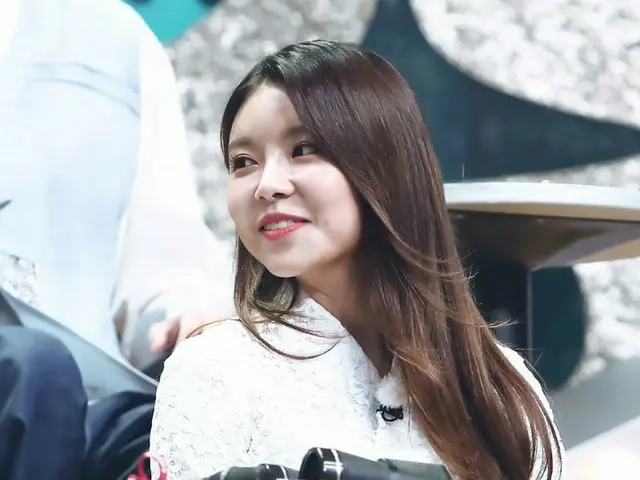 【t公式】gugudan、_：みんな日曜日の午後5時アラーム合わせたでしょう？⏰ 韓服着ナオンイのクレイジーな外観を逃し室つもりはないでしょう🤔？#ナヨン#g