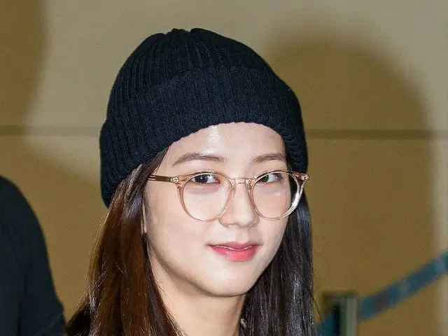 BLACKPINK JISOO、バーバリーのコレクションショー出席のためイギリス・ロンドンへ