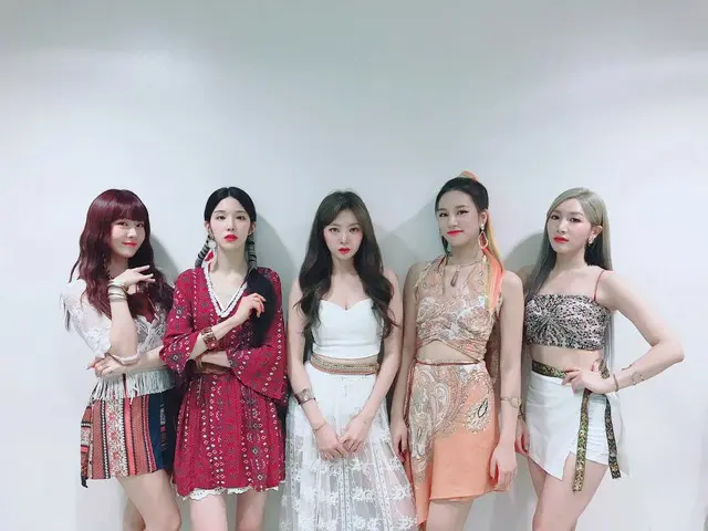 【t公式】LABOUM、[ #LABOUM]華やかな花火のように多彩な魅力がパンパン裂ける🎇LABOUMこれらのFirework舞台❗️しばらくして3時50分