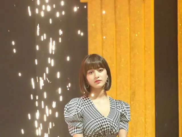 TWICE、ジヒョは負傷で舞台で踊れず