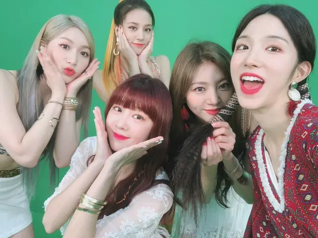 【t公式】LABOUM、RT kpop_sbs：🚨飛翔！飛翔！🚨LABOUM綺麗さに注意!!!!! 今日も美貌熱働く #LABOUMの#ランダム1列ダンスが