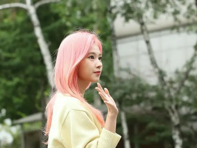 TWICE サナ、「ミュージックバンク」出勤中