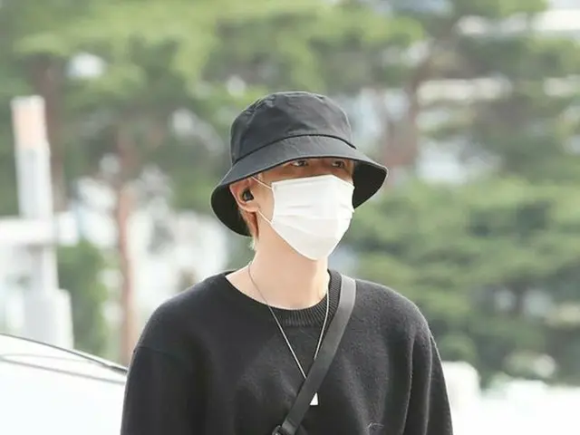 EXO BAEK HYUN、台湾に向けて出国中。
