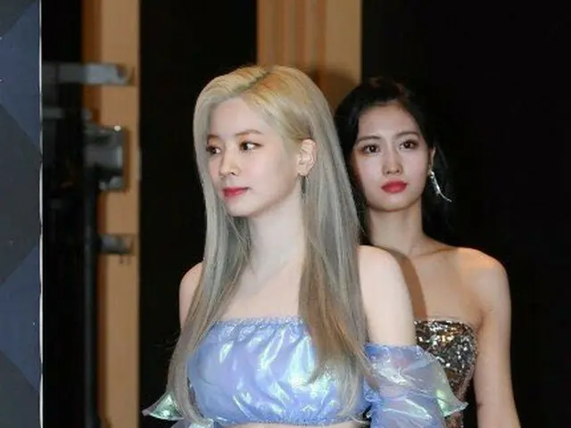 TWICE、時代を超越した「師匠の衣装」が韓国で話題