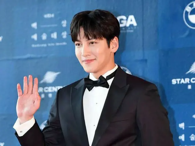 俳優チ・チャンウク、レッドカーペット参加。