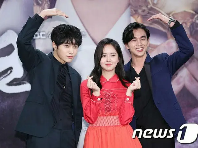 俳優ユ・スンホ、女優キム・ソヒョン、INFINITE エル、MBCの新水木ドラマ「君主－仮面の主人」制作発表会に出席。