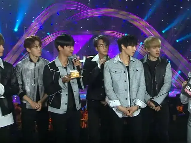 VIXX、5歳の誕生日ケーキ。