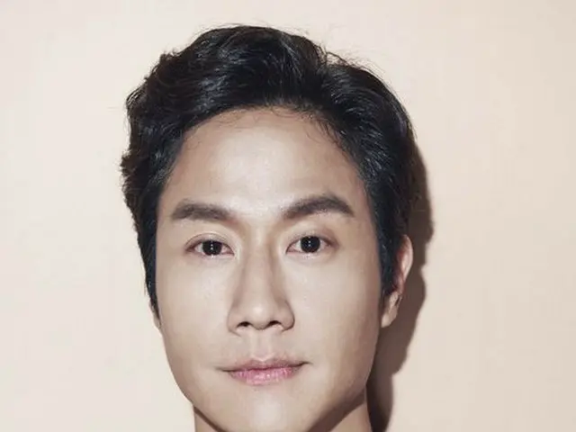 俳優チョンウ、FNCエンターテインメントと再契約を締結。