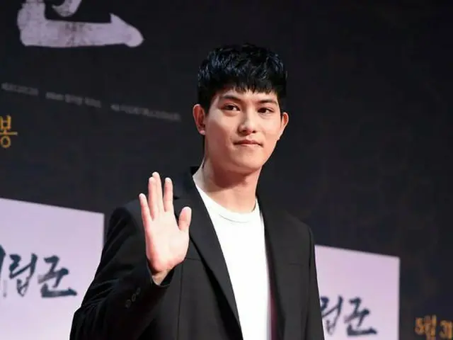 CNBLUE　ジョンヒョン、ヨ・ジング主演映画「対立軍」VIP試写会に参加中。