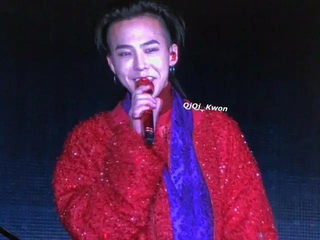 BIGBANG GD、本日コンサート衣裳は鮮やかな赤が多かった。