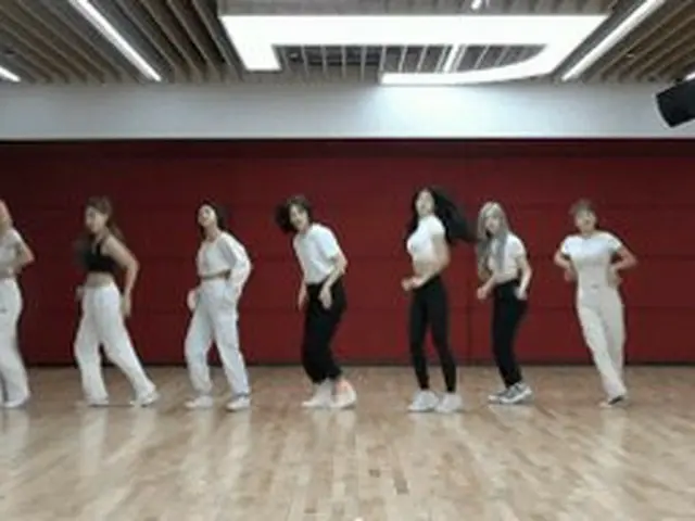 TWICE の新曲「Feel Special」の「刀群舞」