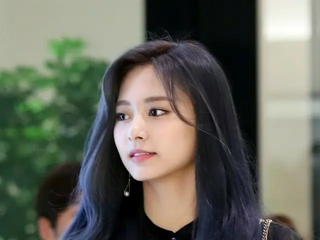 TWICE ツウィ、ファッションブランドのフォトイベントに出席