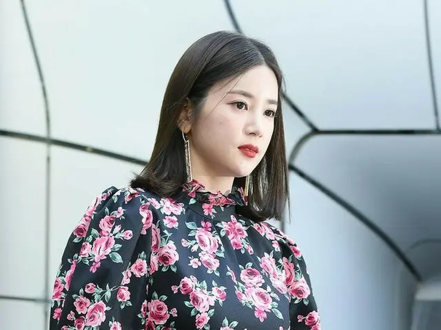 Apink チョロン、「2020 S/S ソウルファッションウィーク」LANG&LUコレクションに出席