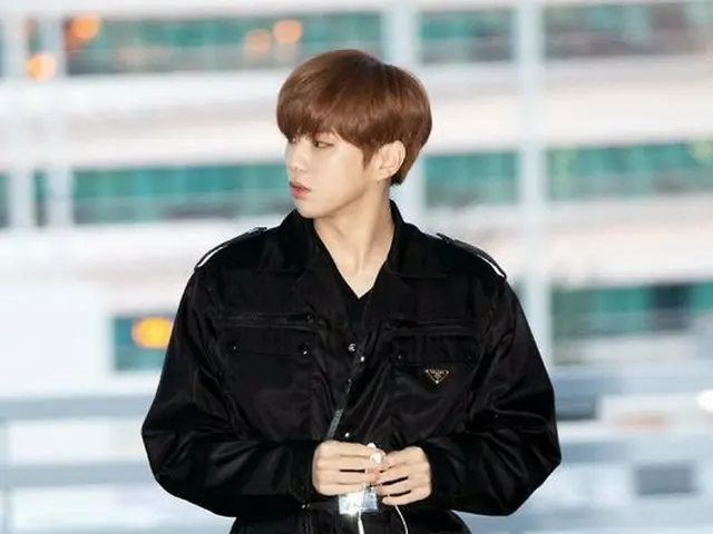 Wanna One 出身カン・ダニエル、出国中。