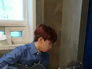 【T公式】チョン・セウン、[ #チョン・セウン]ギター演奏と...くしゃみ🤧  #JEONGSEWOON 