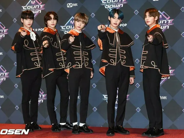 TXT、「M COUNTDOWN」生放送前のフォトウォールに出席