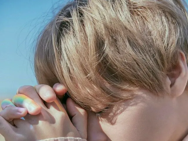 Wanna One 出身パク・ジフン、新曲ティーザー3番目の写真が話題