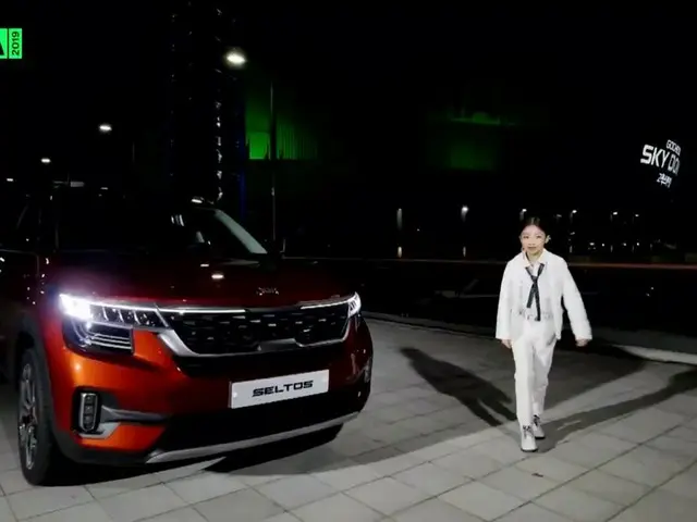 防弾少年団(#BTS)ジョングク、自分たちの曲を紹介してくれる子供ダンサーに対して「パパ微笑み」
