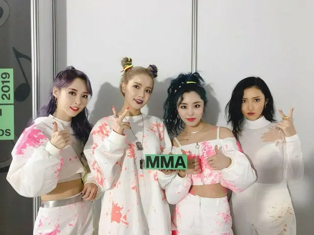 【t公式】MAMAMOO、[ #MAMAMOO] 多くのMOOMOOの投票のおかげで、TOP 10賞を受けることができました！一緒に苦労した私たちのMOOMOO