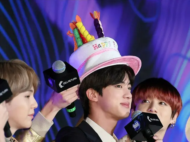 防弾少年団、「2019 MAMA 」レッドカーペットイベントでJINの誕生日を祝う