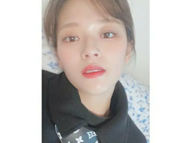 TWICE ジョンヨン、ジヒョが空港で負傷したことを受けてファンにメッセージ