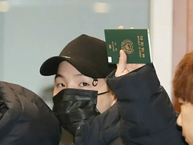 防弾少年団 SUGA、日本に向けて出発