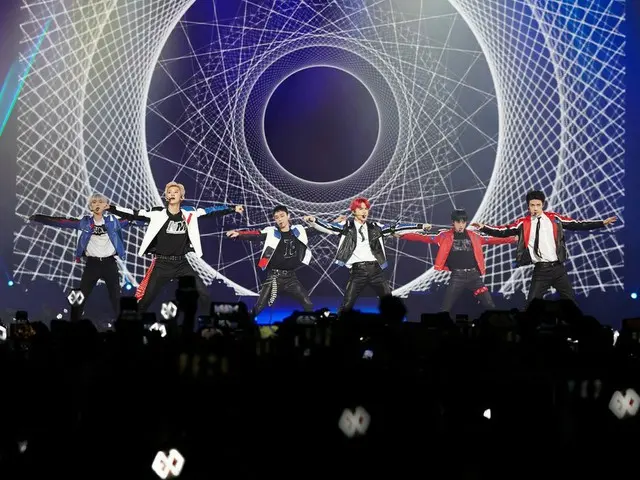 【T公式】EXO、「パフォーマンス終わり時王」EXOが全席売り切れを記録し、1万人の観客の爆発的な呼応を得て、マレーシアのコンサート「EXO PLANET#5