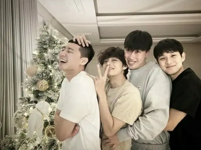 俳優パク・ソジュン、防弾少年団 V＆PEAK BOY＆チェ・ウシクとの写真をSNSで公開。