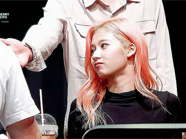 TWICE サナ、同じシチュエーションで違う「神対応」
