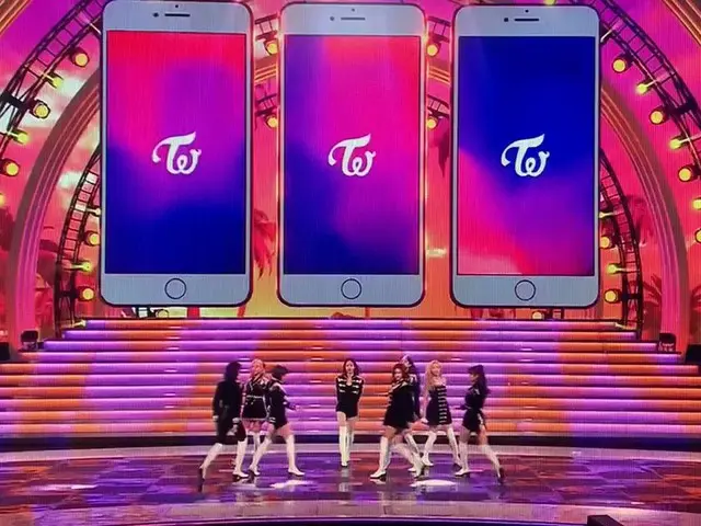 TWICE、本日の舞台